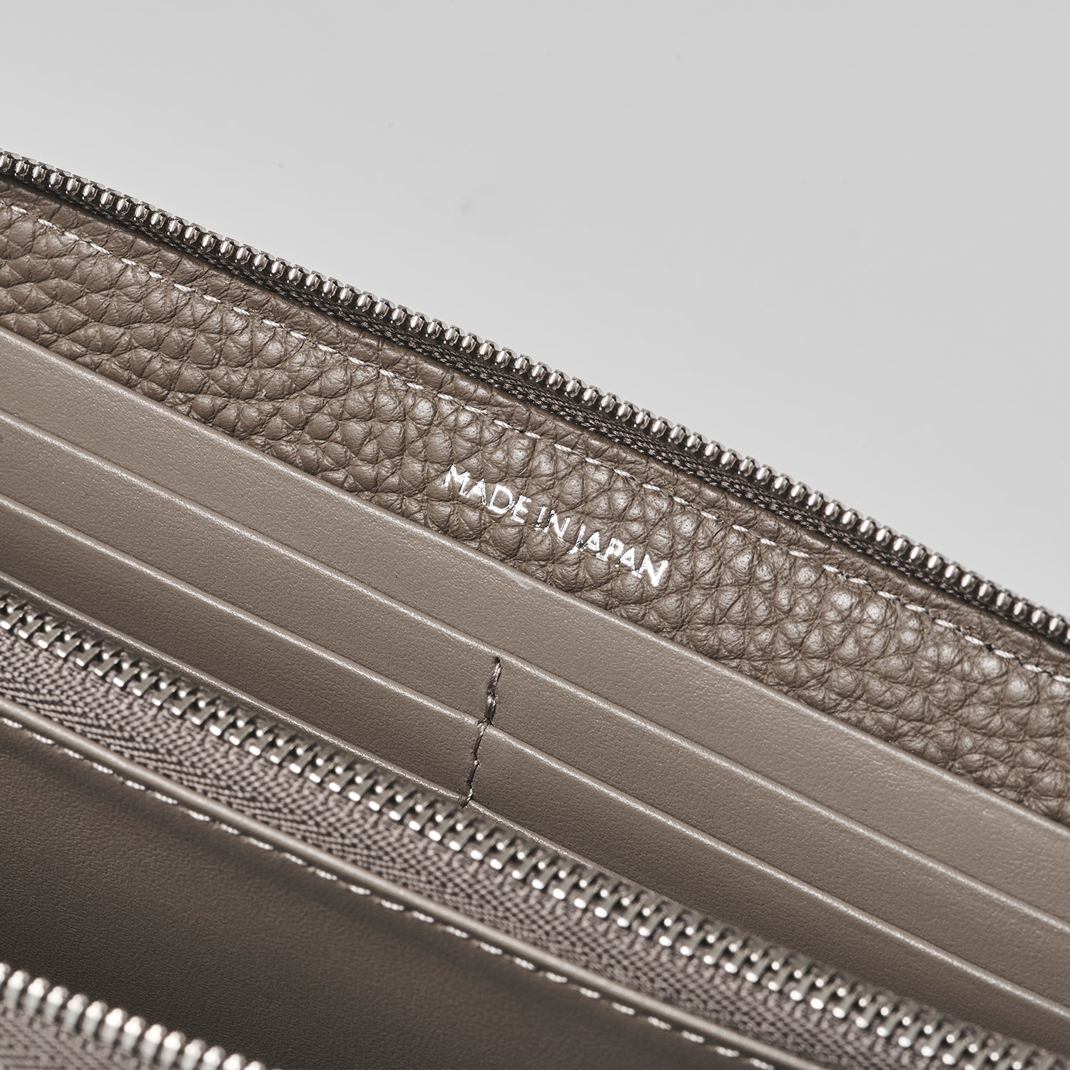 07/42  LONG WALLET （Taupe）